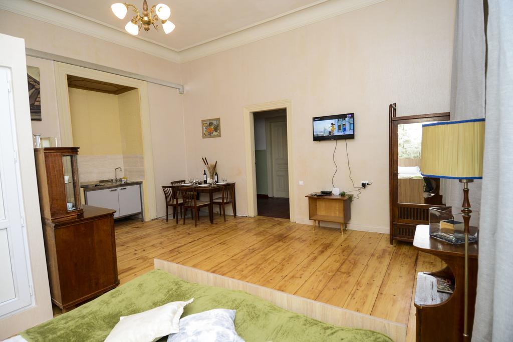 Solo Room Apartment Tbilisi Buitenkant foto